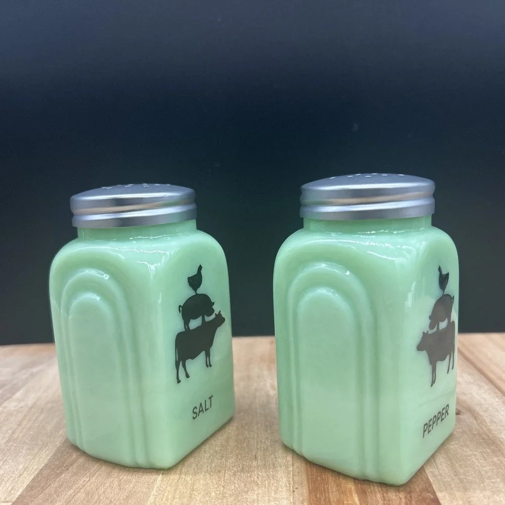 Mosser Farm Salt & Pepper Jadeite Green Arch  Shakers With Stacked Animals Gift